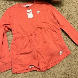 Nike womens • size large • NWT • 2 piece